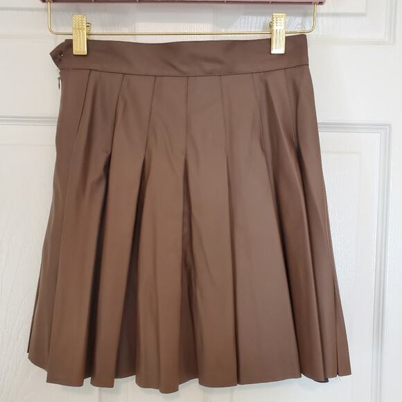 Kendall and Kylie Brown Faux-Leather Pleated Miniskirt Size XS - Picture 4 of 8